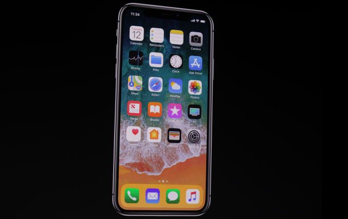 Apple презентовала iPhone X (Фото: Фото: techcrunch.com)