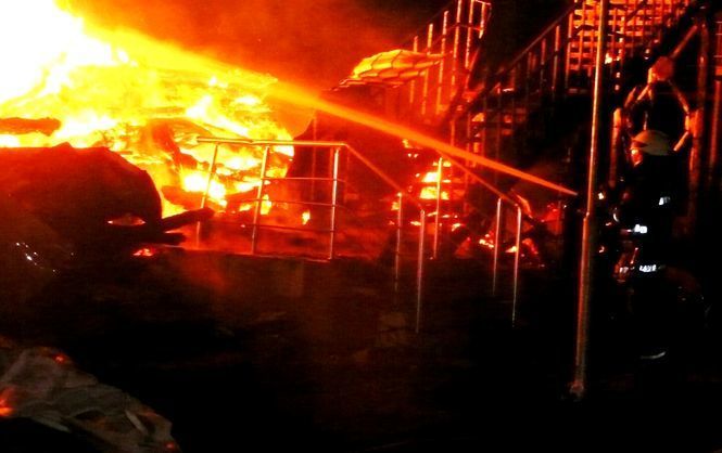 Гройсман відреагував на пожежу в дитячому таборі Вікторія в Одесі (Фото: Фото: ДСНС)