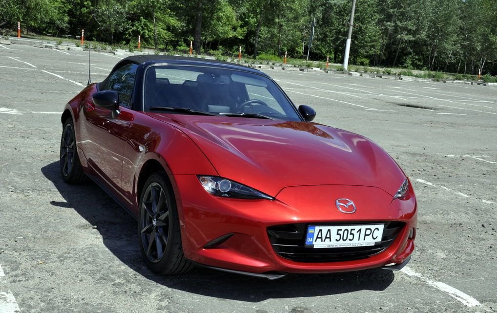 Обтягивающий автомобиль. Тест-драйв Mazda MX-5 - фото