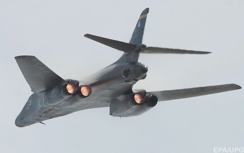 Cверхзвуковой стратегический бомбардировщик Rockwell B-1 Lancer