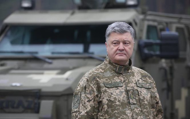 Порошенко собирает глав силовых и оборонных ведомств из-за ситуации в Калиновке (Фото: Фото: Пресс-служба АП)