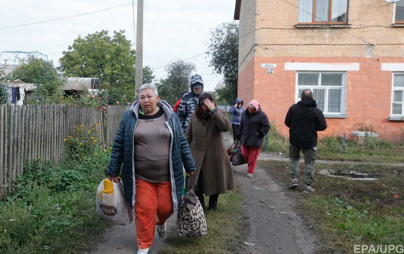 В военный городок начали возвращаться местные жители