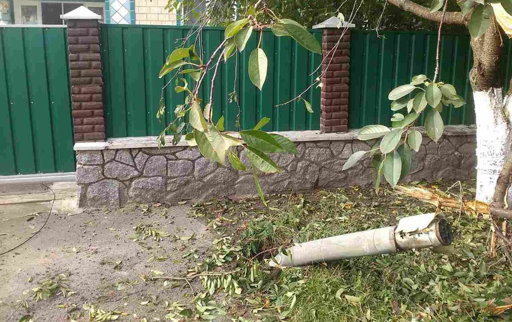 Спасатели продолжают разминировать территории вокруг военных складов (Фото: Фото: ГСЧС)