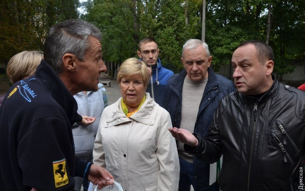 Володимир Сушков вів переговори з протестувальниками&nbsp; (Фото:  Фото: Думська )
