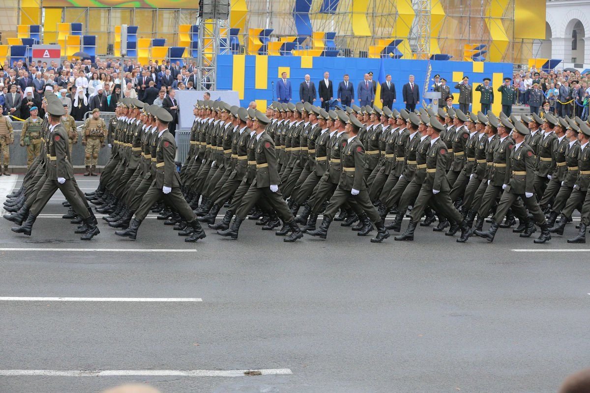 Бредущие в темноте - фото