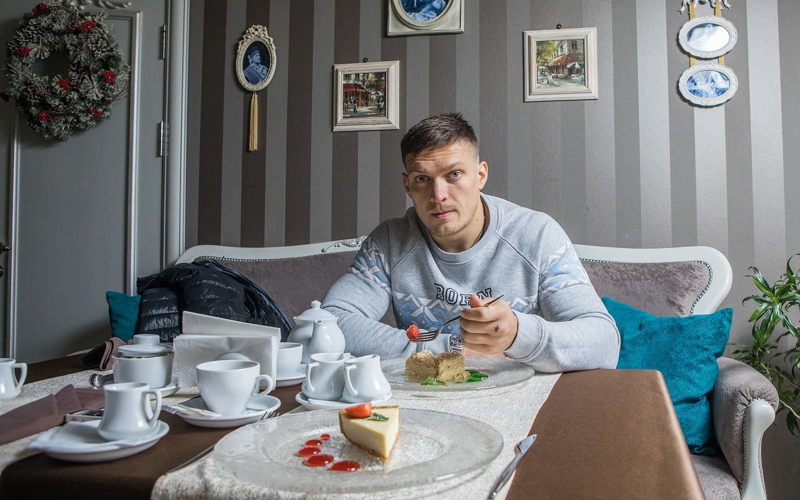 Обед с Александром Усиком - фото