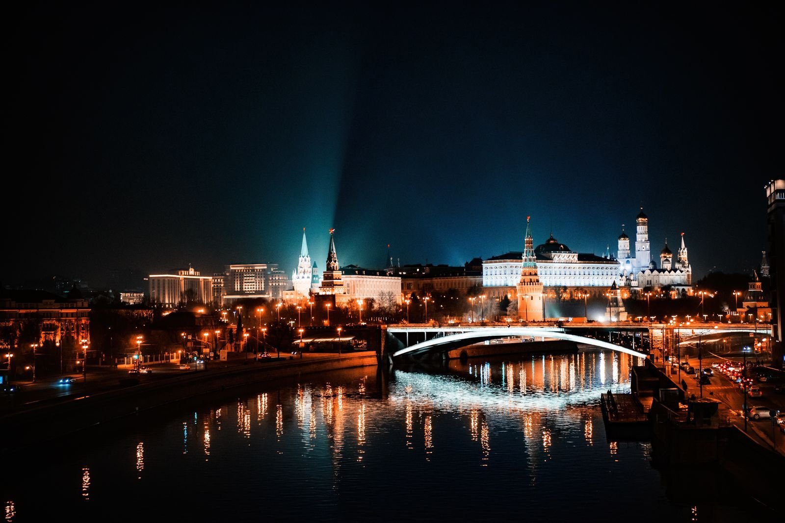 Москва соплям не верит - фото