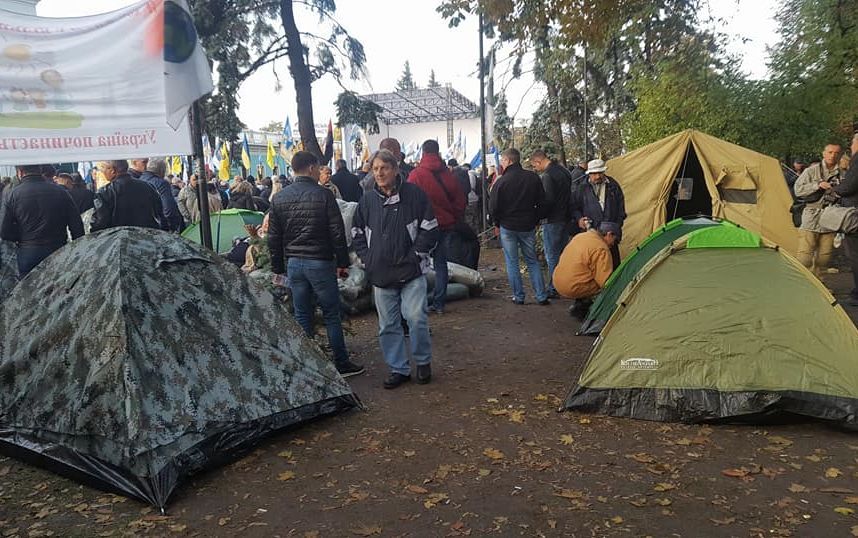 Рада 17 октября. В центре остаются палатки оргкомитета (Фото: Фото: Kristina Berdynskykh/Facebook)