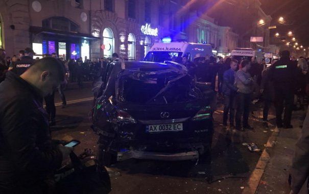 По последним данным, в результате ДТП погибли пять человек