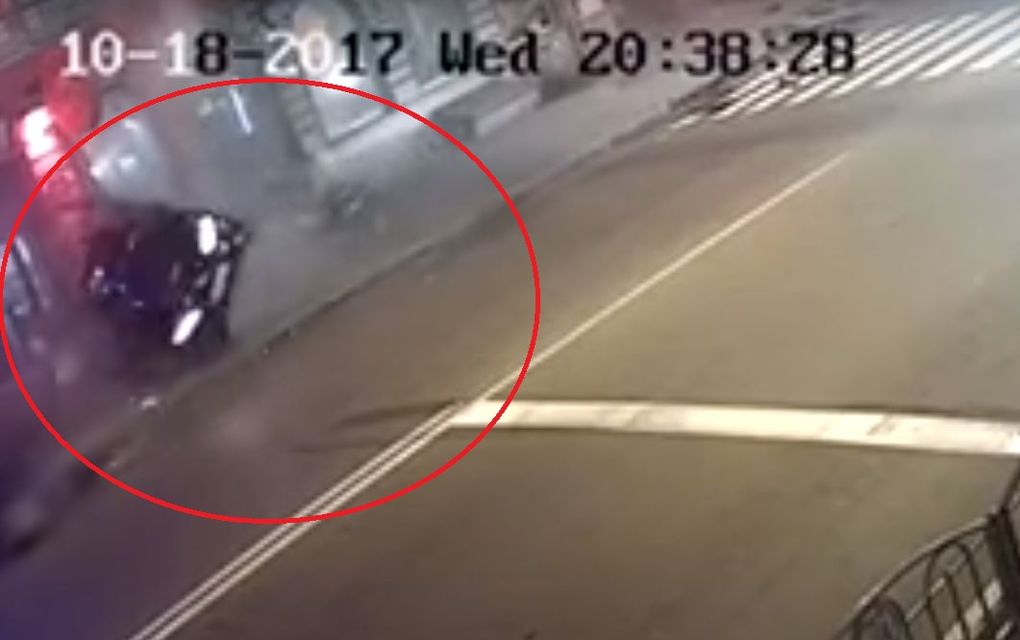 Lexus столкнулся на перекрестке с другим автомобилем (Фото: Скриншот)