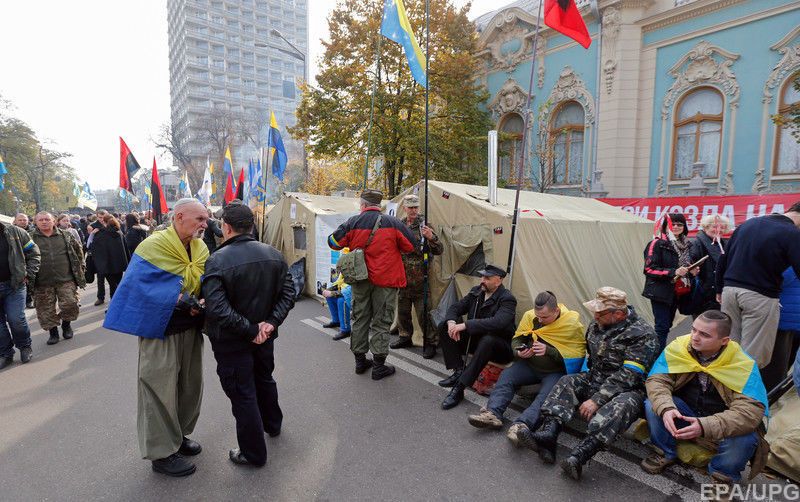 Полиция ведет переговоры с митингующими