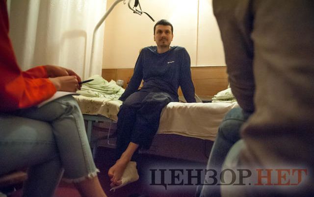 По словам Осмаева, в Амину Окуеву попало пять пуль