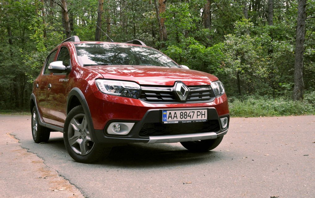 Коварная скромница. Тест-драйв Renault Sandero Stepway - фото