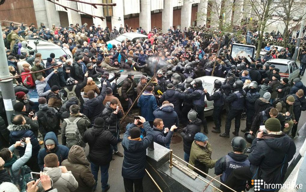 Крещатик перекрыли от Европейской площади до Майдана&nbsp;Незалежности (Фото:  )
