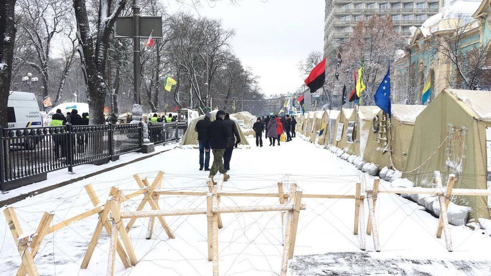 У таборі біля Верховної Ради перебуває приблизно півтори сотні людей (Фото: BBC)