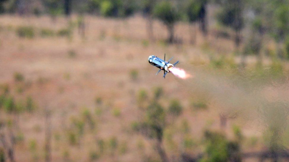 Американські ЗМІ раніше повідомляли, що американський оборонний пакет для України може включати більше 200 протитанкових ракет Javelin (на фото)