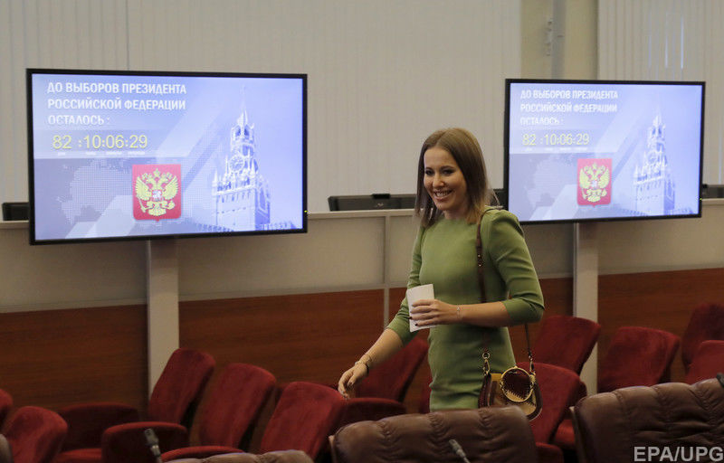 Ответ на этот вопрос Собчак дала после того, как ведущие настояли