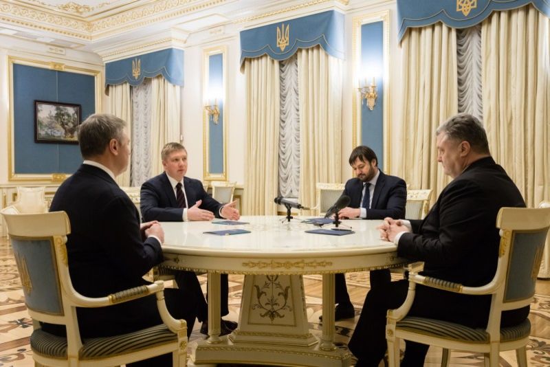 Петро Порошенко привітав Україну з історичною перемогою в Стокгольмському арбітражі