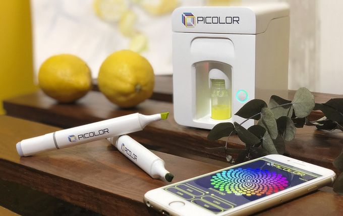 Украинский стартап Picolor придумал, как с помощью одноименного гаджета смешивать более 1 млн цветов