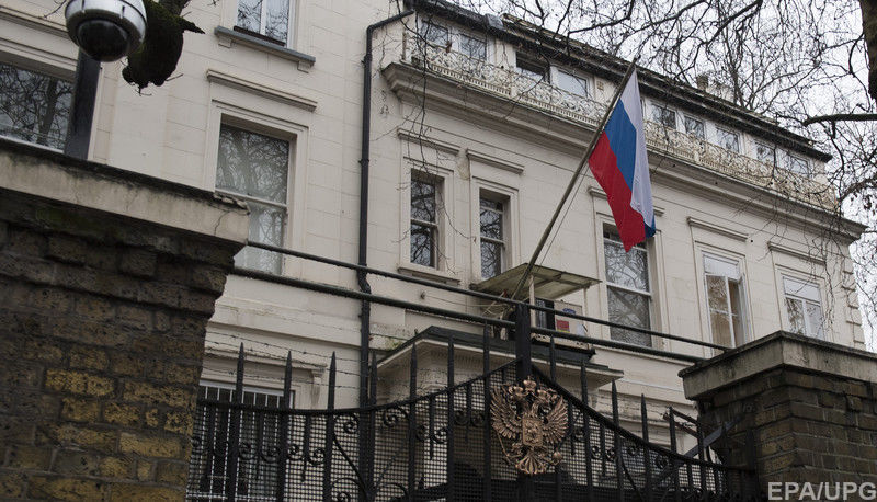 Посольство РФ в Лондоне запросит консульский доступ к дочери Скрипаля