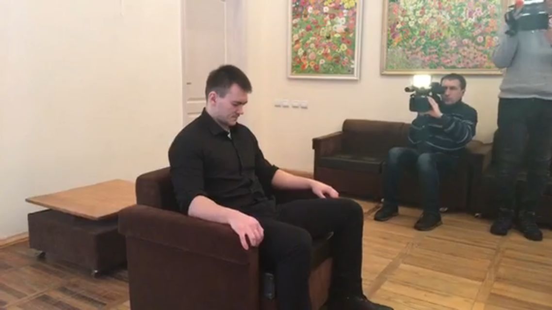 Артем улучшил свой предыдущий рекорд (10101 цифр) в два раза