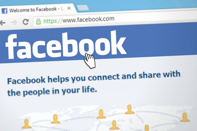 Данные пользователей Facebook собирались для 