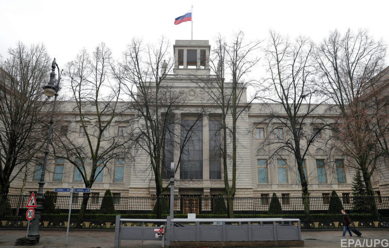 Немецкие политики критикуют отказ Австрии выслать дипломатов РФ