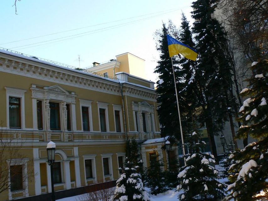 По данным СМИ, украинские дипломаты уже покинули Посольство Украины в Москве