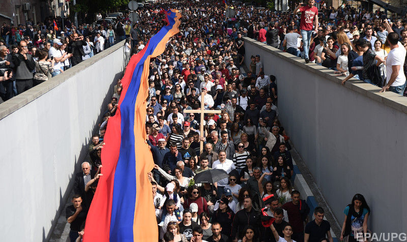 Люди снова вышли на митинги из-за того, что правящая Республиканская партия пытается 