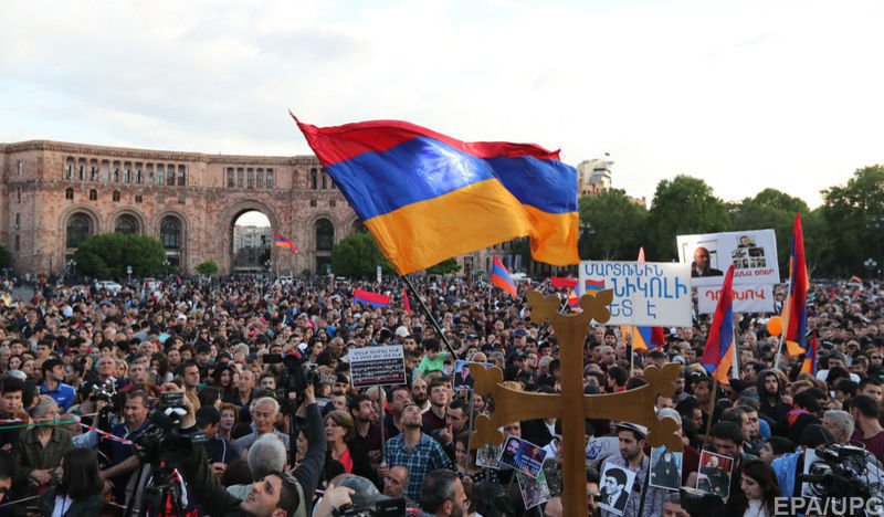 Участники акции протеста перекрыли участок железной дороги (иллюстративное фото)