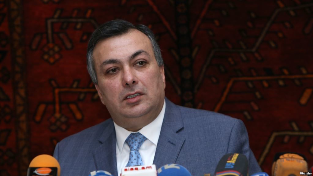 Армен Амирян 