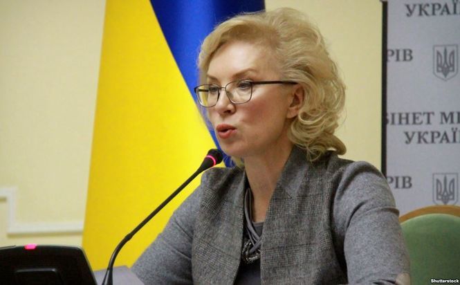 Денисова просит помочь ее визиту к Сенцову
