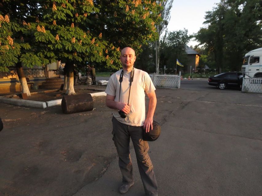 В Аркадия Бабченко стреляли в собственном доме (Фото: Аркадий Бабченко via Facebook)