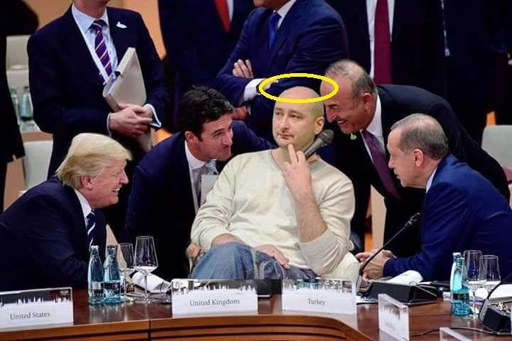 Фотожаба (Фото: Церковь Свидетелей Покращення via Facebook)