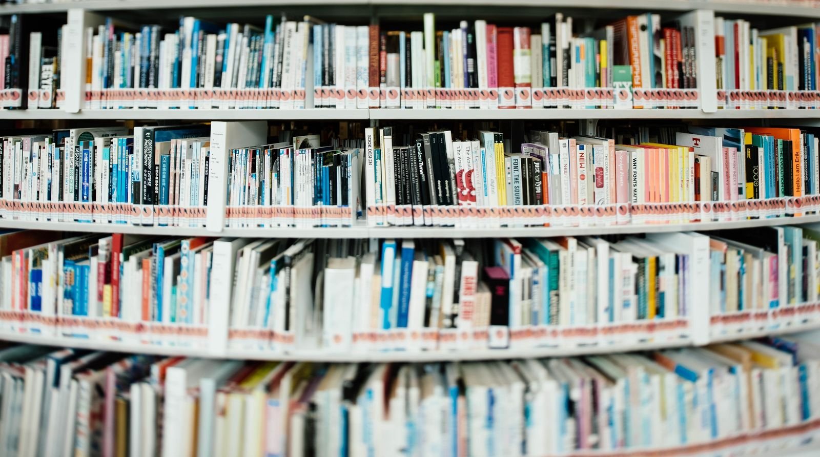 Непотрібні книги - фото