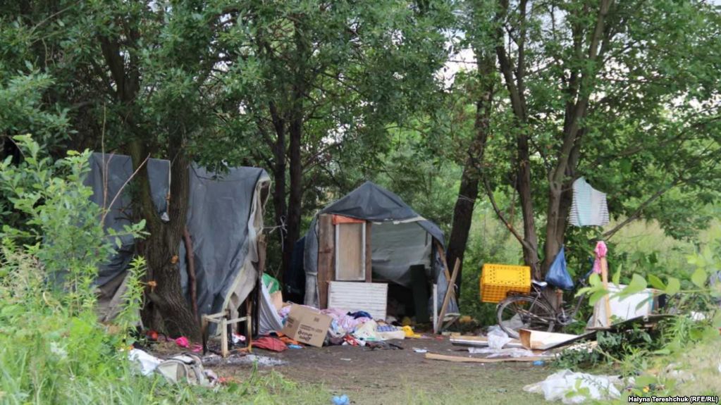 Табор ромов, жители которого пострадали от нападения  (Фото:  Фото: Радио Свобода)
