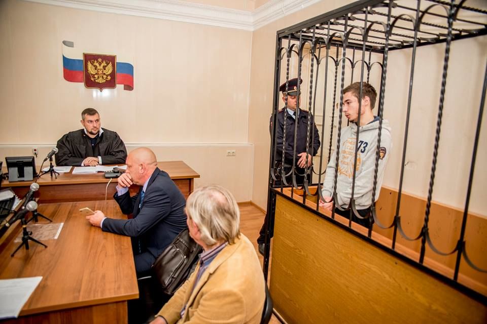  Павел Гриб подвергся издевательствам из-за инкриминируемой ему статьи (Фото:  Фото: Игорь Гриб via Facebook)