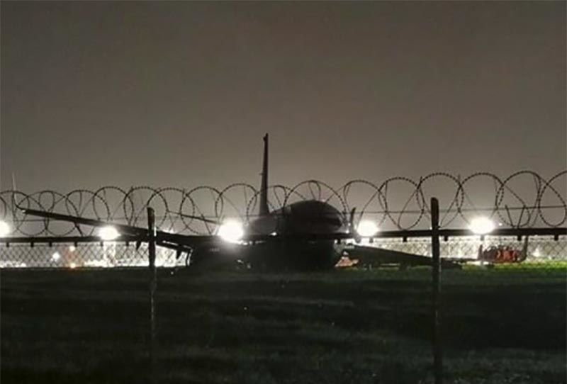 Пассажирский Boeing совершил жесткую посадку в аэропорту Манилы: у ...