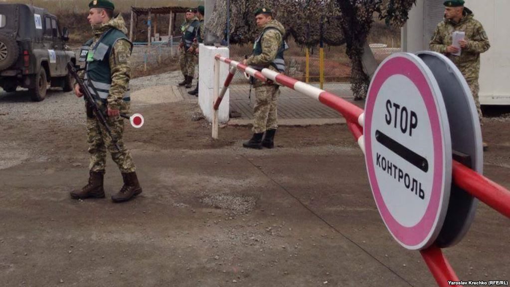Російські найманці вже відмовили кільком громадянам у перетині лінії розмежування