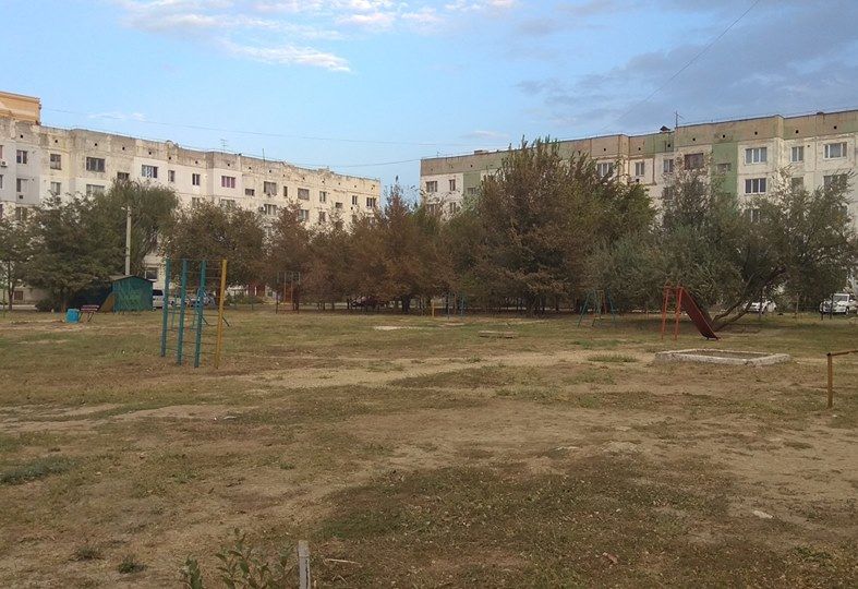 Армянск страдает от химических выбросов Крымского титана