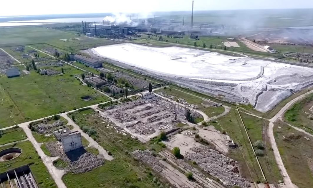 По словам Парубия, мониторинговая миссия должна дать объективную оценку экологической ситуации в Армянске