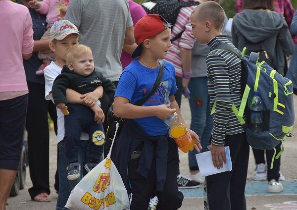В Скадовск отправляют как школьников, так и детей из детсадов