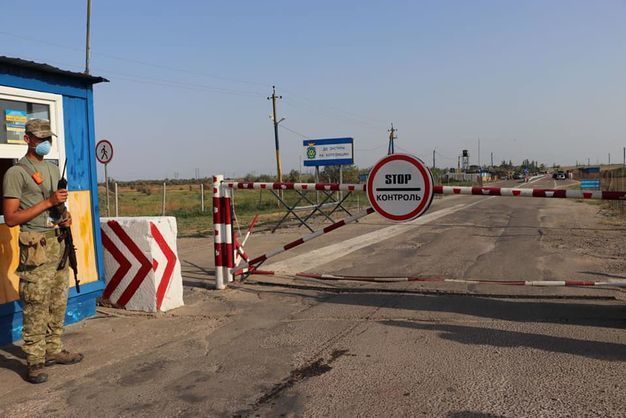  КПВВ Каланчак и Чаплинка временно приостановили работу для тех граждан, которые планируют поехать на оккупированный полуостров 