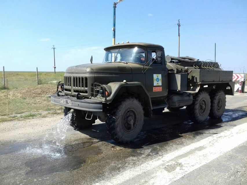 Рятувальники проводять знезараження території Херсонської області