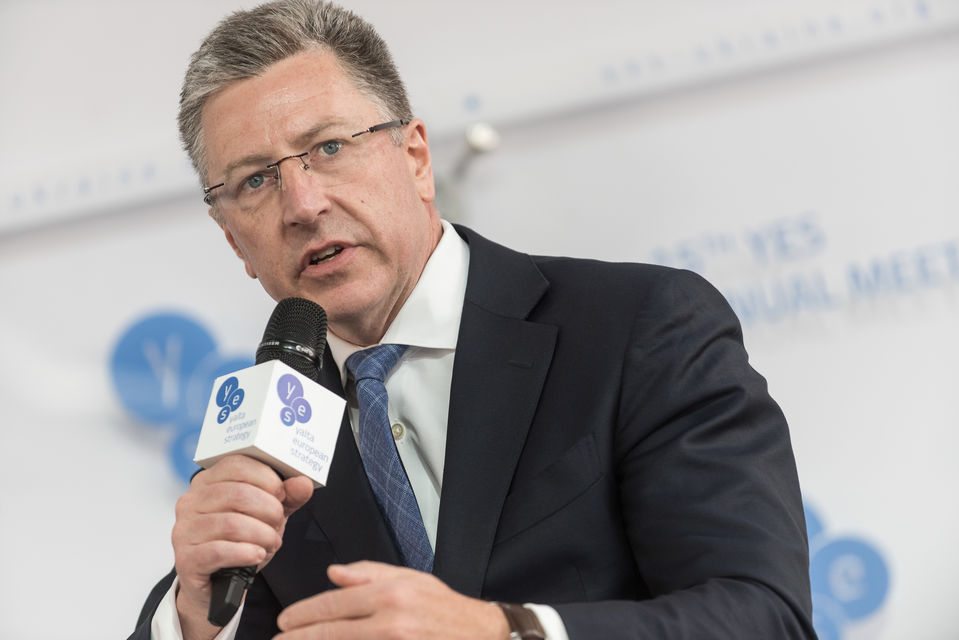 Волкер заявил, что украинское правительство должно выплачивать пенсии пожилым людям и инвалидам неподконтрольного Донбасса 