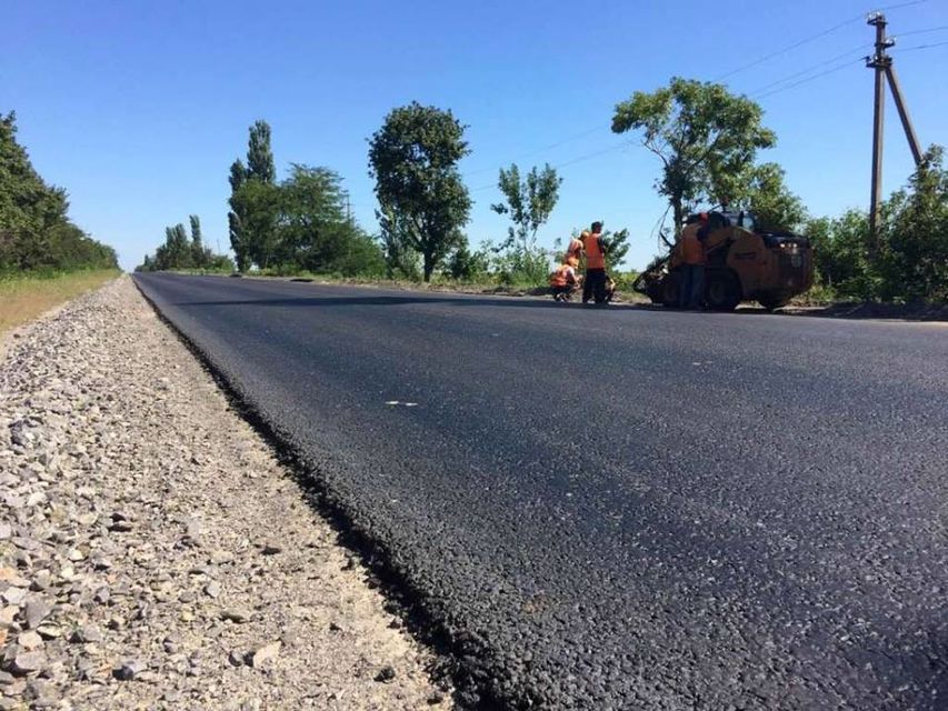 Відсутні компанії, які контролювали б роботу Укравтодору (Фото: Ukravtodor.Gov.Ua / facebook)