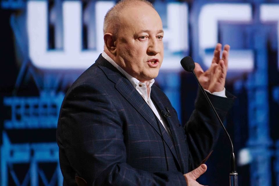 Народний депутат Віктор Чумак зазначив, що інші канали мають цензуру, тому не дають слово представникам опозиції  (Фото: shusterlive / facebook)