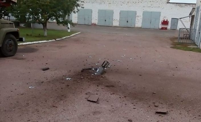 Сейчас на территории склада наблюдается пожар и взрывы разной интенсивности  (Фото:  Фото: cheline.com.ua)