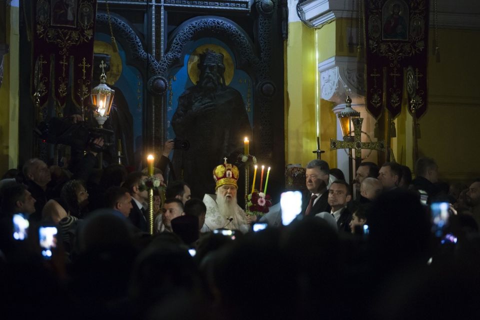 Порошенко предложил собраться на Софийской площади в Киеве 14 октября в 9:30 утра (Фото: Фото: president.gov.ua)
