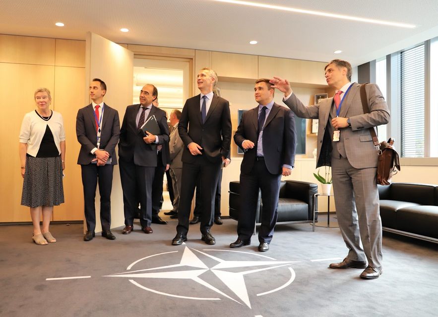 Павло Клімкін зустрівся з міністрами закордонних справ країн ЄС у Люксембурзі (Фото: UKRinNATO / twitter)